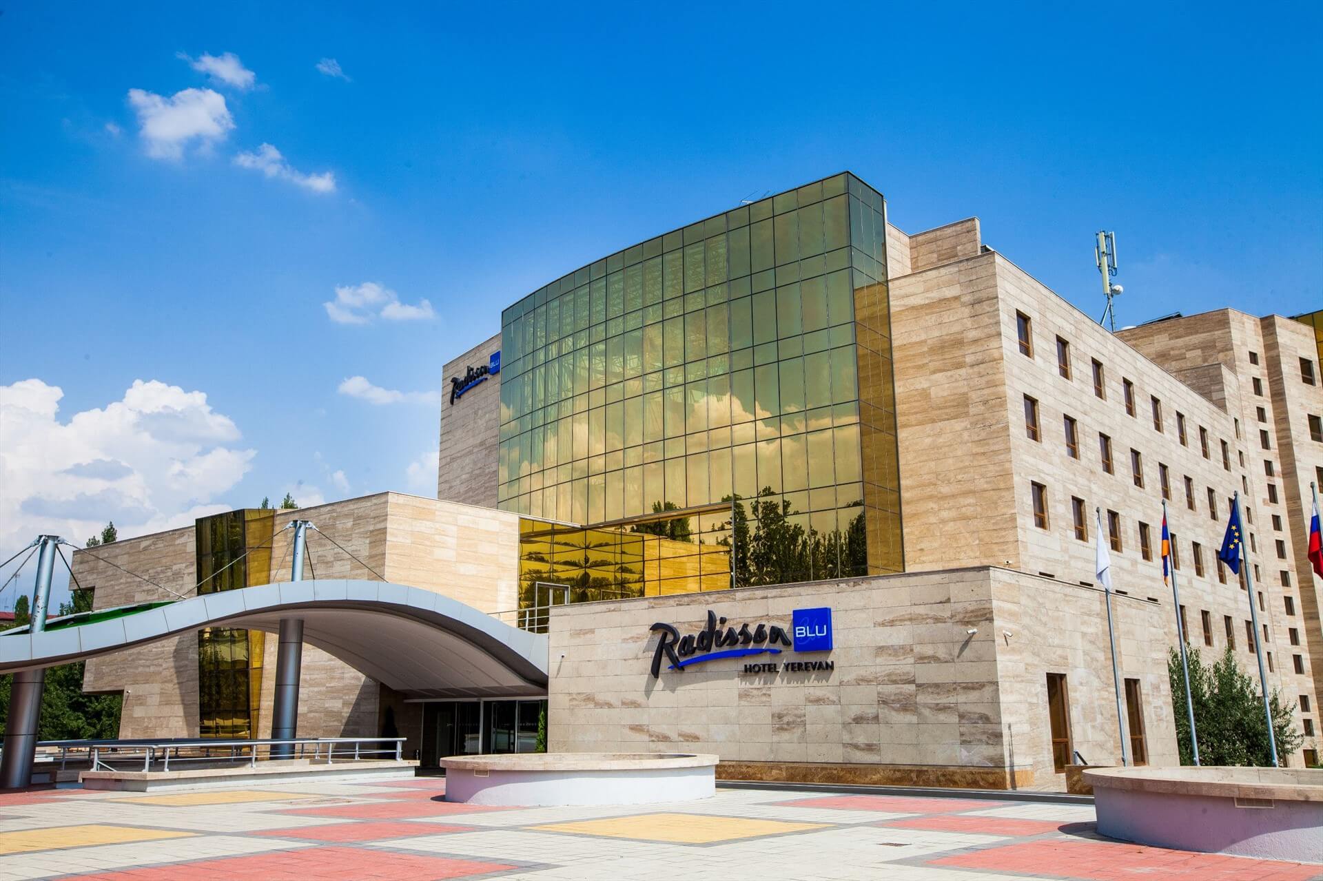 Отель «Radisson Blu Yerevan»***** в Ереване (Армения) - отзывы, цены на  туры, адрес на карте.