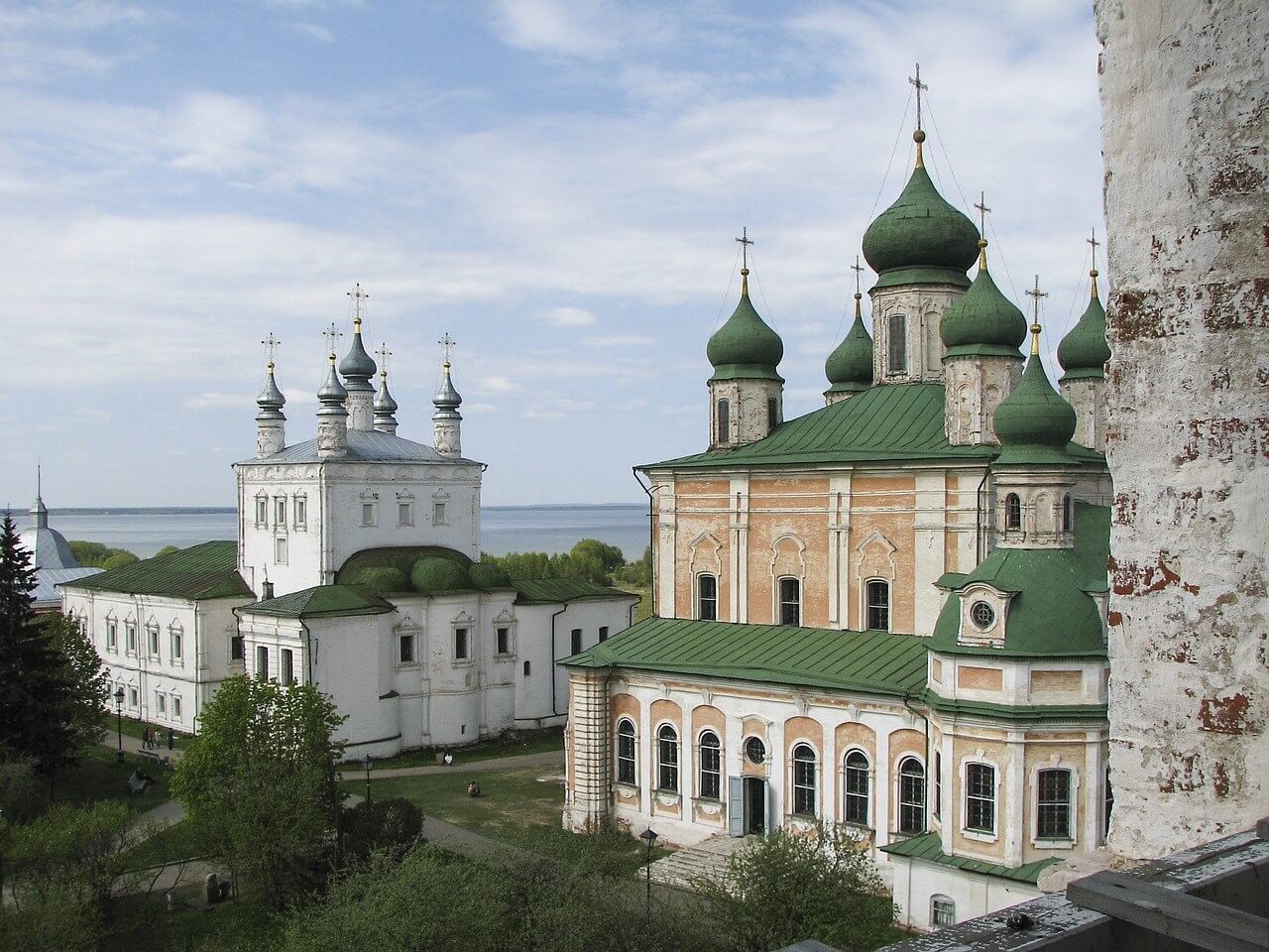 Новогодняя сказка в Переславле - тур на 3 дня по маршруту Переславль- Залесский - Сергиев Посад. Описание экскурсии, цены и отзывы.