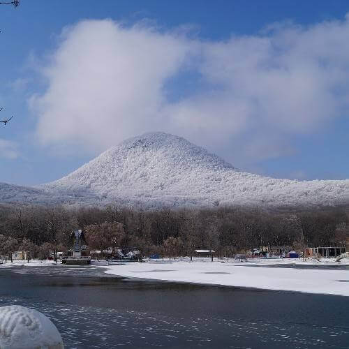 г. Железная, Железноводск. Фото: Kate sk, CC BY-SA 4.0 https://creativecommons.org/licenses/by-sa/4.0, via Wikimedia Commons