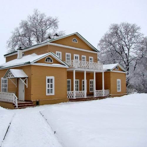 Тарханы. Дмитрий Мозжухин, CC BY 3.0 https://creativecommons.org/licenses/by/3.0, via Wikimedia Commons