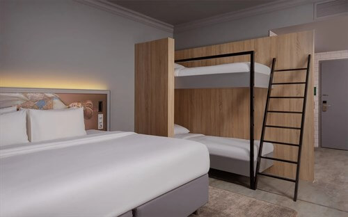 “Theatre Square Hotel”