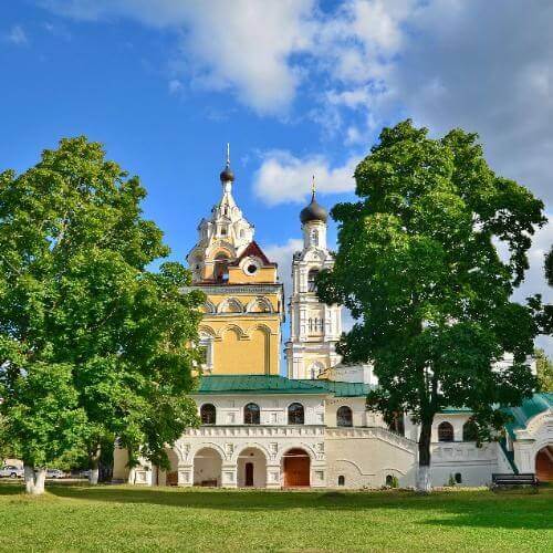 Ансамбль Благовещенского монастыря. Фото: Елена Апухтина, CC BY-SA 4.0 https://creativecommons.org/licenses/by-sa/4.0, via Wikimedia Commons