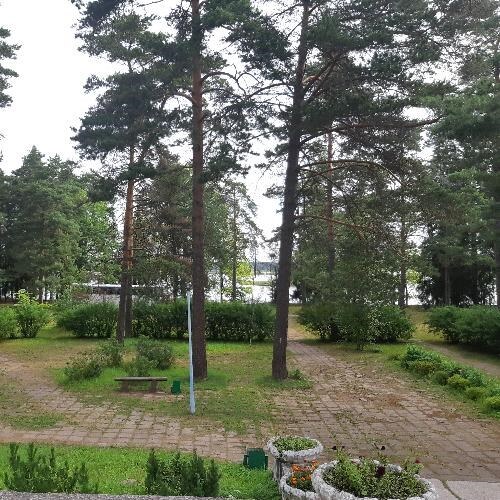 Территория пансионата.            