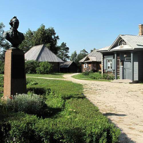 Музей Суворова (Кончанское-Суворовское). Фото: UR3IRS, CC BY 3.0 https://creativecommons.org/licenses/by/3.0, via Wikimedia Commons