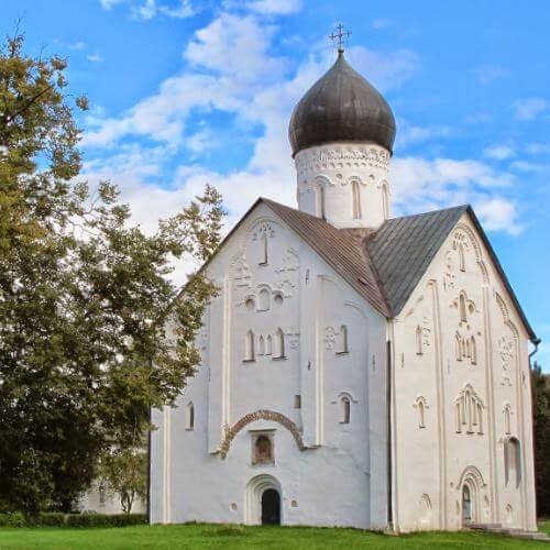 Ben Bender, CC BY-SA 3.0 https://creativecommons.org/licenses/by-sa/3.0, via Wikimedia Commons