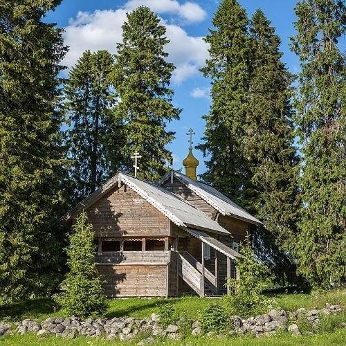 Часовня Смоленской Богоматери: Кинерма, Пряжинский район, Карелия. Timinilya, CC BY-SA 4.0 https://creativecommons.org/licenses/by-sa/4.0, via Wikimedia Commons
