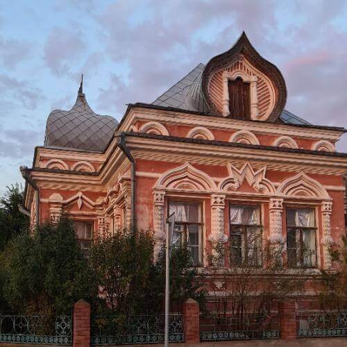 Дубовская центральная районная библиотека им П. Селезнева. Фото: Tulip principessa, CC BY-SA 4.0 https://creativecommons.org/licenses/by-sa/4.0, via Wikimedia Commons