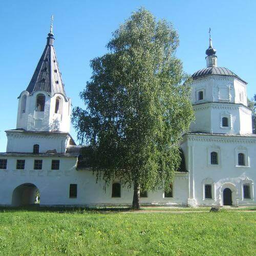 Музей А. Н. Радищева. Спасо-Преображенская церковь. XVIII век. Фото: AAA333, CC0, via Wikimedia Commons