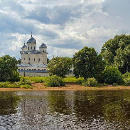 Юрьев монастырь. Фото: Alexxx1979, CC BY-SA 4.0 https://creativecommons.org/licenses/by-sa/4.0, via Wikimedia Commons