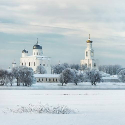 Монастырь Юрьев. Konstantin hramov, CC BY-SA 4.0 https://creativecommons.org/licenses/by-sa/4.0, via Wikimedia Commons