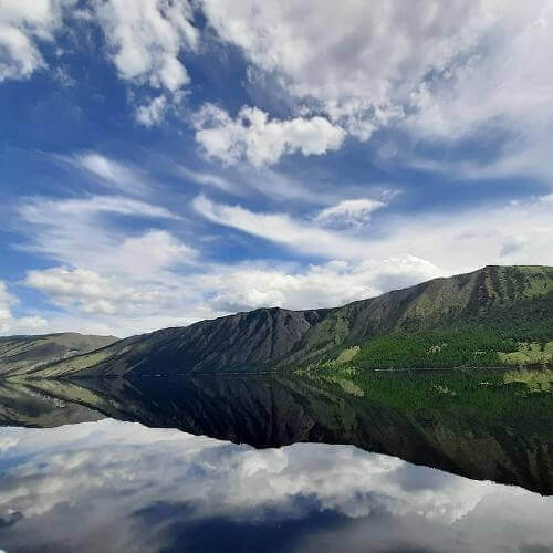 Lake Kara-Khol. Фото: Чаян Хертек, CC BY 4.0 https://creativecommons.org/licenses/by/4.0, via Wikimedia Commons