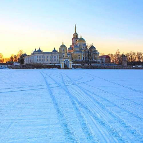 Нило-Столобенская пустынь. Olga1969, CC BY-SA 4.0 https://creativecommons.org/licenses/by-sa/4.0, via Wikimedia Commons