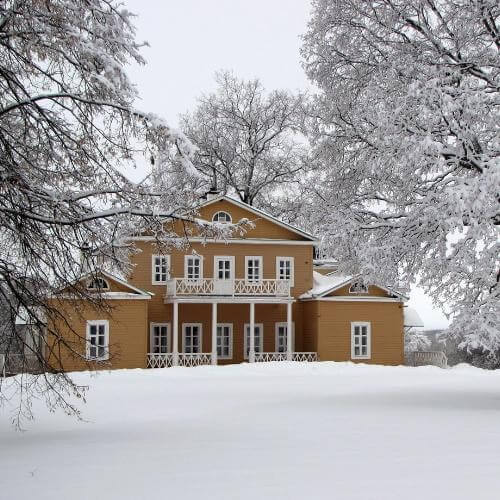 Тарханы. Дмитрий Мозжухин, CC BY 3.0 https://creativecommons.org/licenses/by/3.0, via Wikimedia Commons