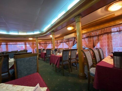 Ресторан на шлюпочной палубе