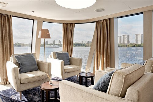 Винная лаунж-библиотека