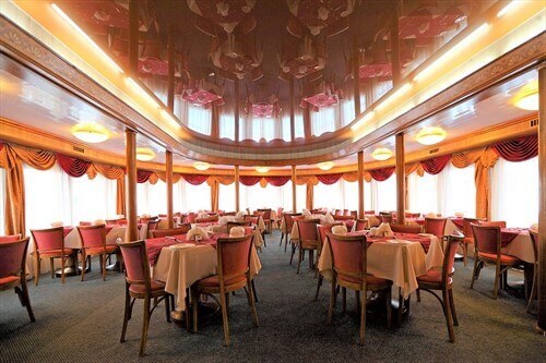 Ресторан на шлюпочной палубе