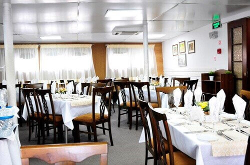 Ресторан на главной палубе