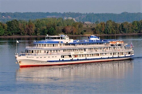 Теплоход «Михаил Танич»