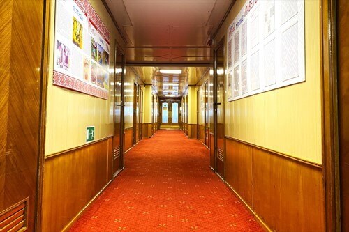 Коридор средней палубы