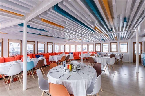 Ресторан на главной палубе