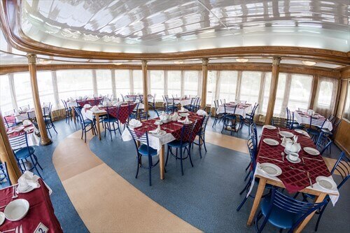 Ресторан на шлюпочной палубе