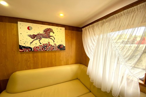 Зона отдыха в холле на главной палубе