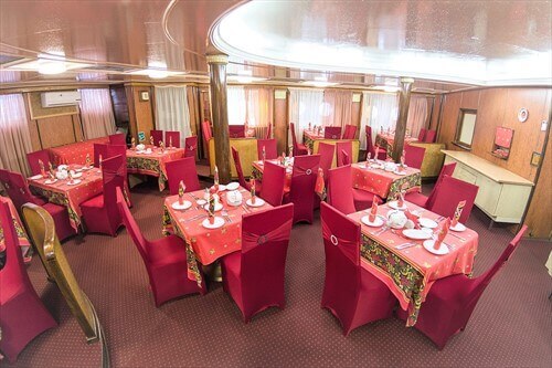 Нижний салон ресторана