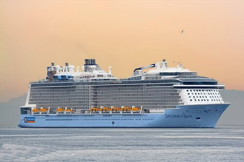 Лайнер «Spectrum of the Seas (Созвездие)»