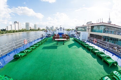 Солярий на солнечной палубе