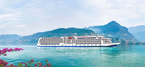 Теплоход «Century Paragon»