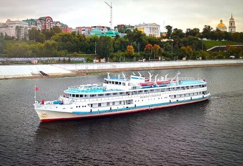 Теплоход-пансионат «Мамин-Сибиряк»