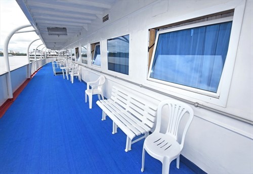 Средняя палуба