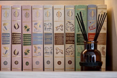 Винная лаунж-библиотека