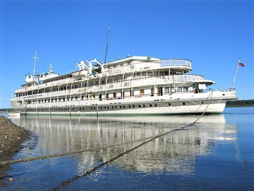 Теплоход «А. Матросов»