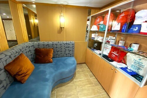 Зона отдыха на главной палубе