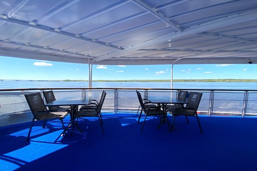 Зона отдыха за баром