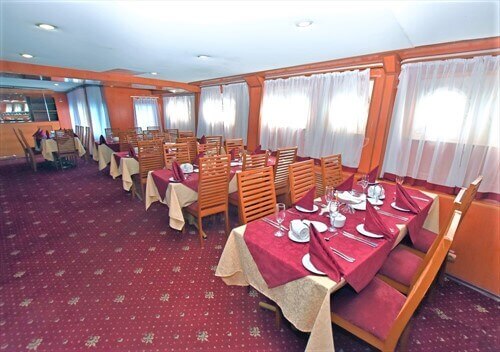 Нижний ресторан