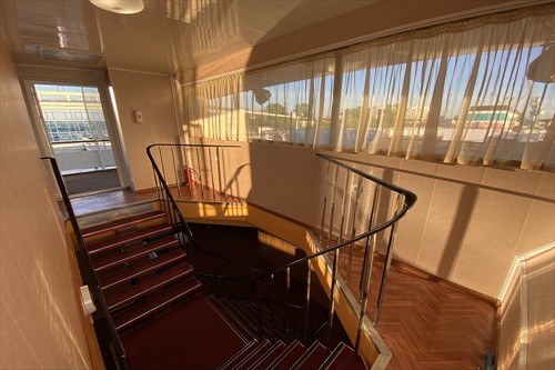 Коридор на солнечной палубе