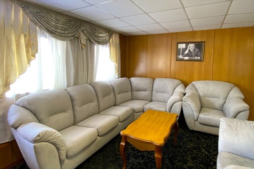 Зона отдыха на средней палубе