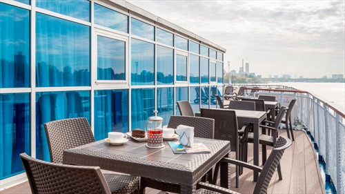 Зона отдыха на шлюпочной палубе