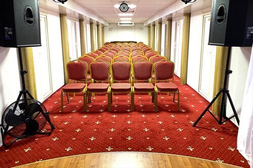 Концертный зал