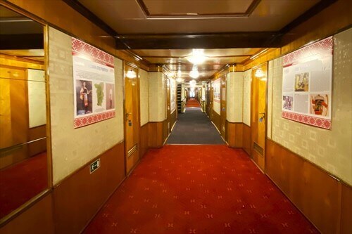 Коридор средней палубы