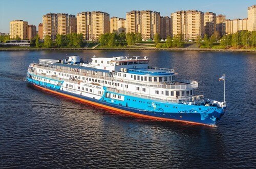 Теплоход-пансионат «Александр Бенуа»