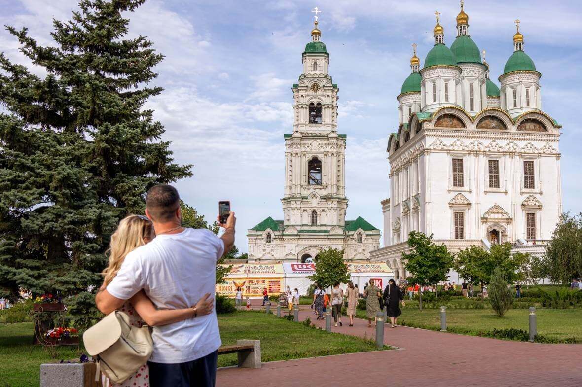 Москва – Углич – Кострома – Плёс – Городец – Нижний Новгород – Казань –  Тольятти – борт – Волгоград – Астрахань –... – Волгоград – Саратов – Самара  – Болгары –